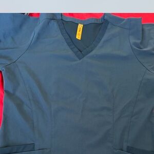 Aero scrub  V-Neck Scrub Top